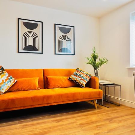 Appartamento Private Parking Stylish Great Location Guildford Esterno foto