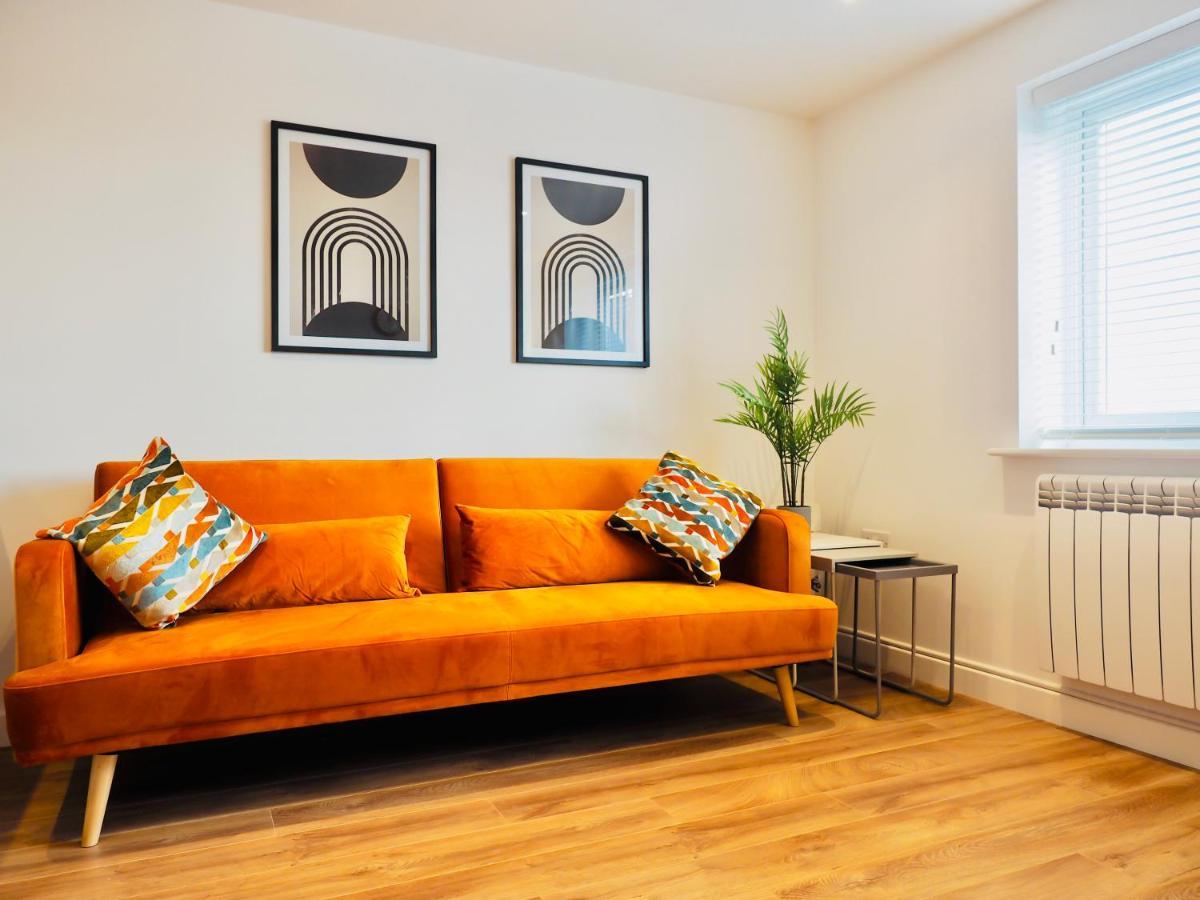 Appartamento Private Parking Stylish Great Location Guildford Esterno foto