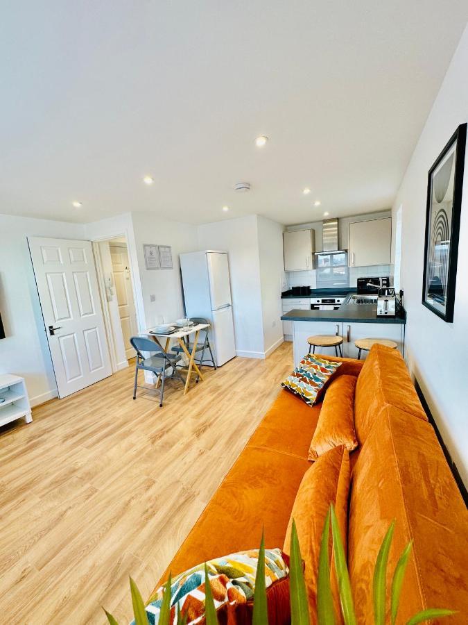 Appartamento Private Parking Stylish Great Location Guildford Esterno foto