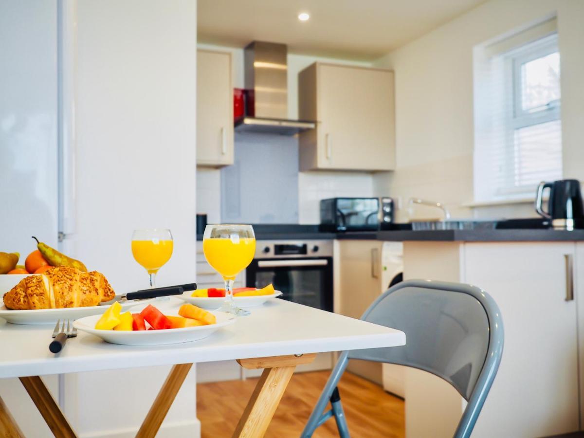 Appartamento Private Parking Stylish Great Location Guildford Esterno foto