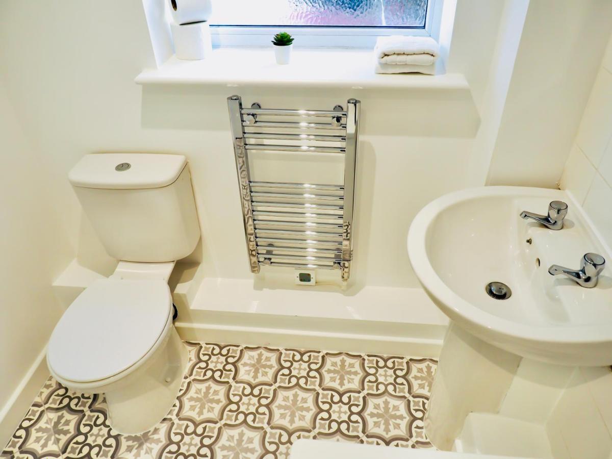 Appartamento Private Parking Stylish Great Location Guildford Esterno foto