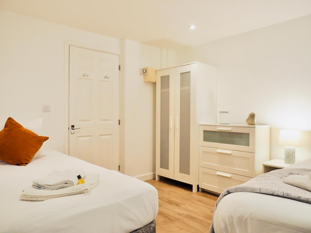 Appartamento Private Parking Stylish Great Location Guildford Esterno foto