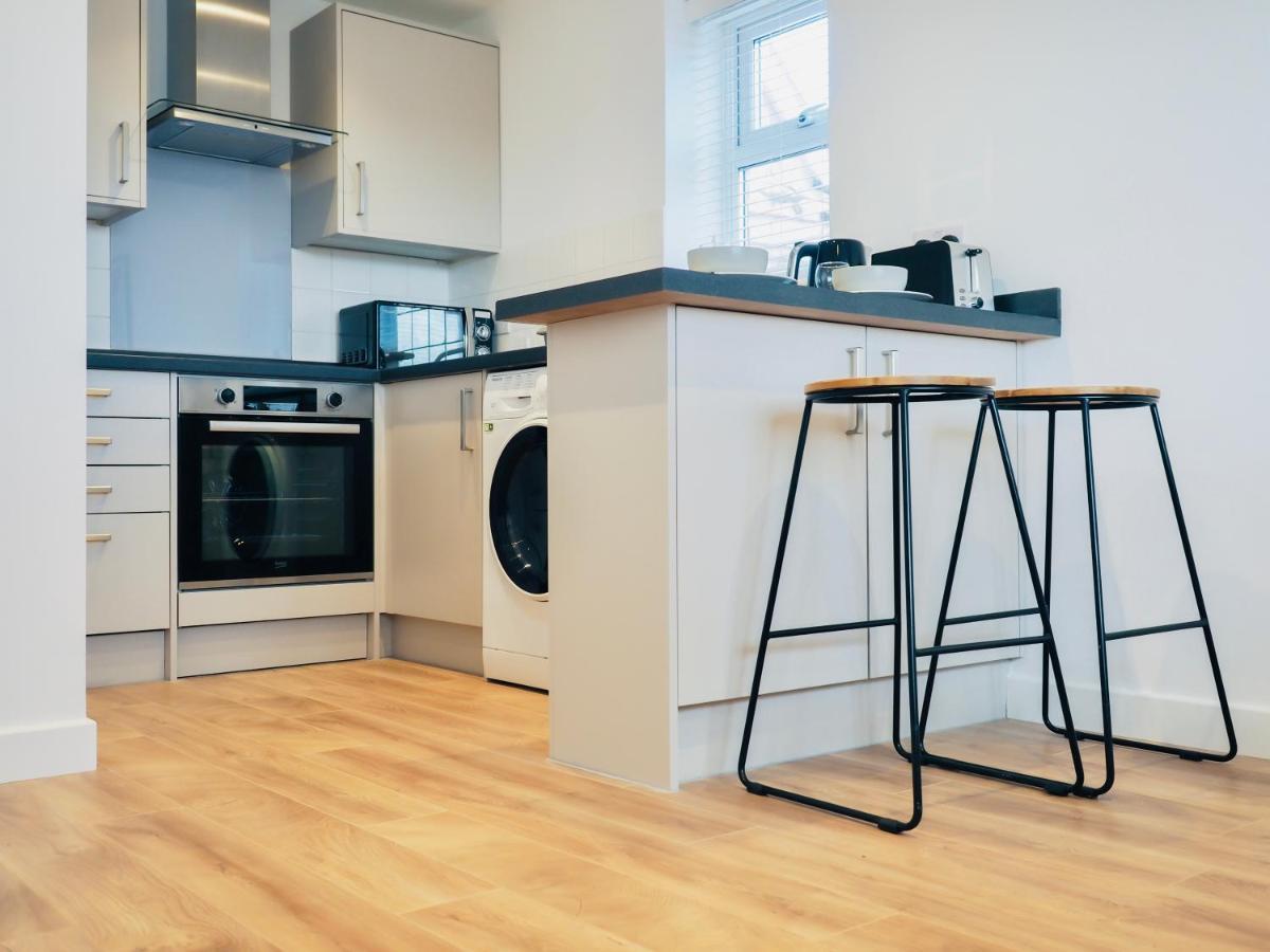 Appartamento Private Parking Stylish Great Location Guildford Esterno foto