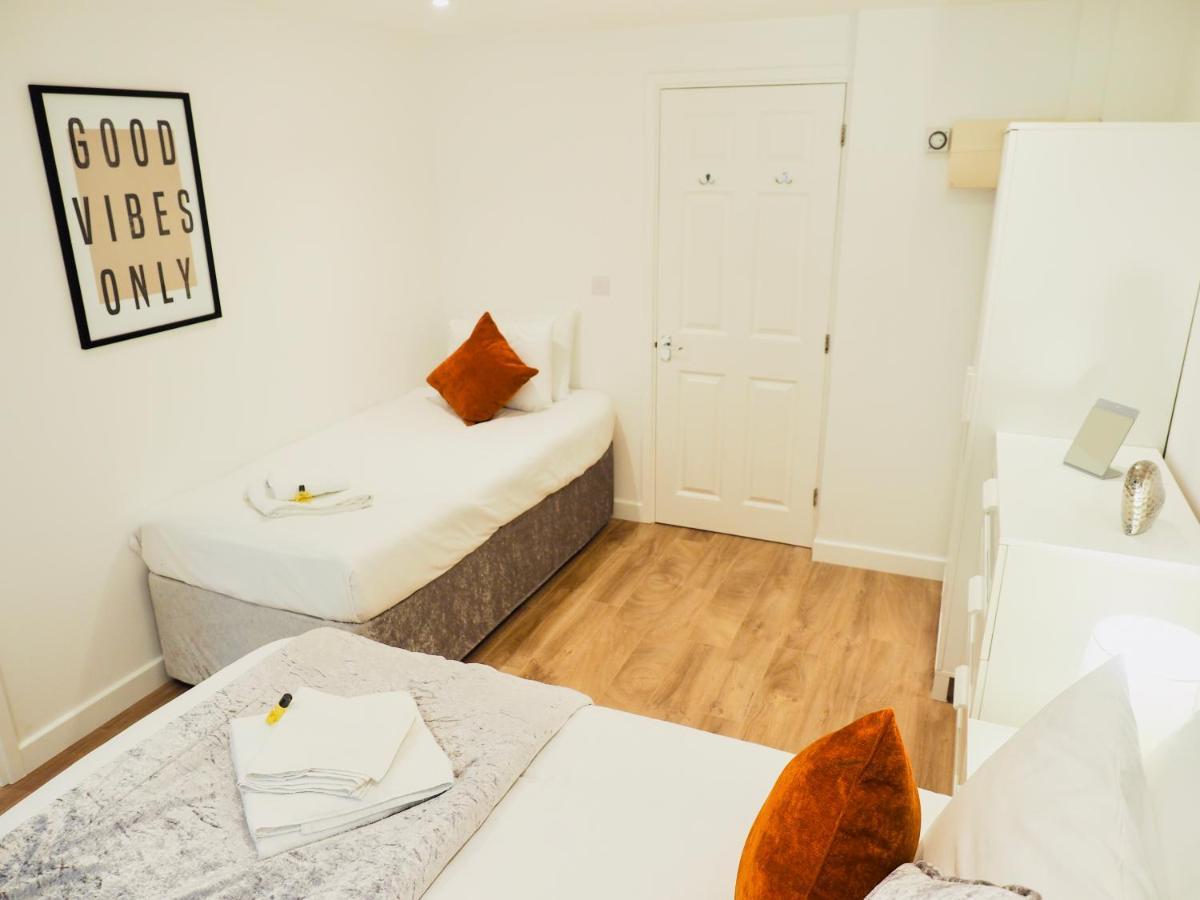 Appartamento Private Parking Stylish Great Location Guildford Esterno foto